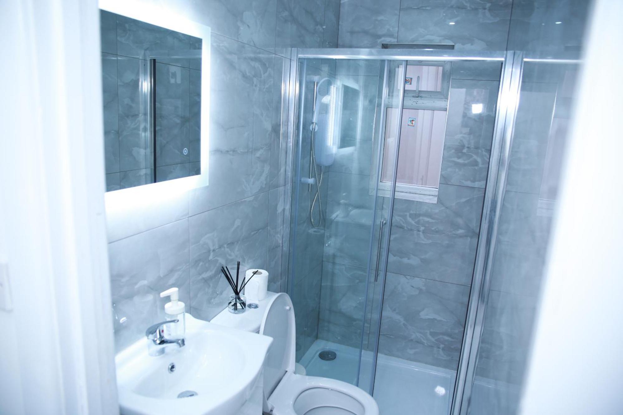 Harrow Luxury Flat With Free Parking. Apartment London Luaran gambar