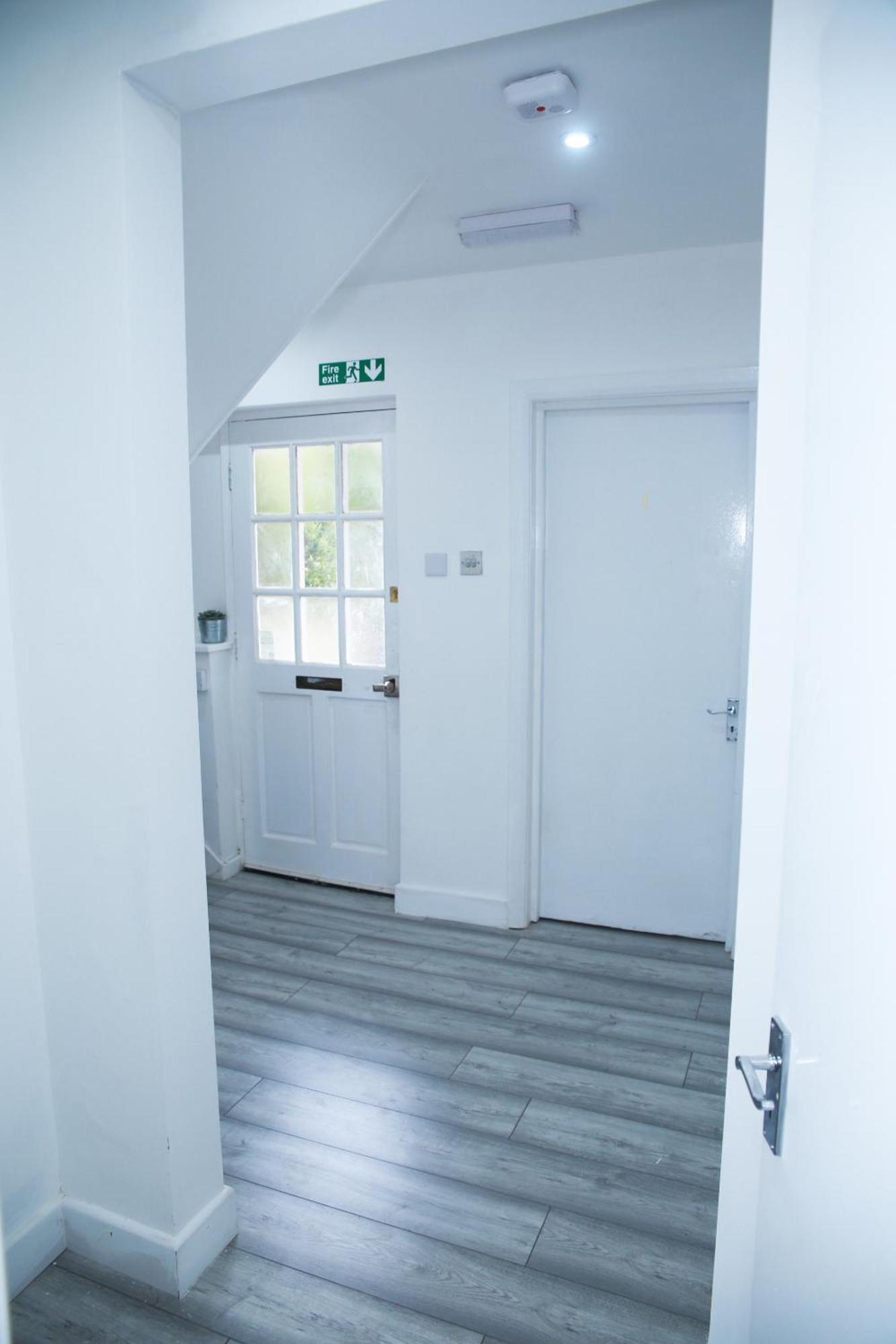 Harrow Luxury Flat With Free Parking. Apartment London Luaran gambar